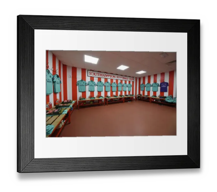 Framed Print : Arsenal FC: Pre-Match Huddle at Southampton's St Marys Stadium Framed Print : Arsenal FC: Pre-Match Huddle at Southampton's St Marys Stadium