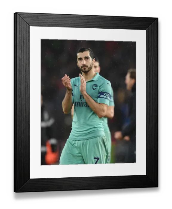Framed Print : Mkhitaryan in Action: Southampton vs. Arsenal, Premier League
