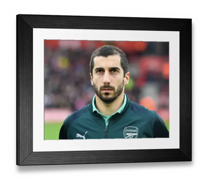 Framed Print : Henrikh Mkhitaryan Gears Up: Arsenal vs Southampton, Premier League