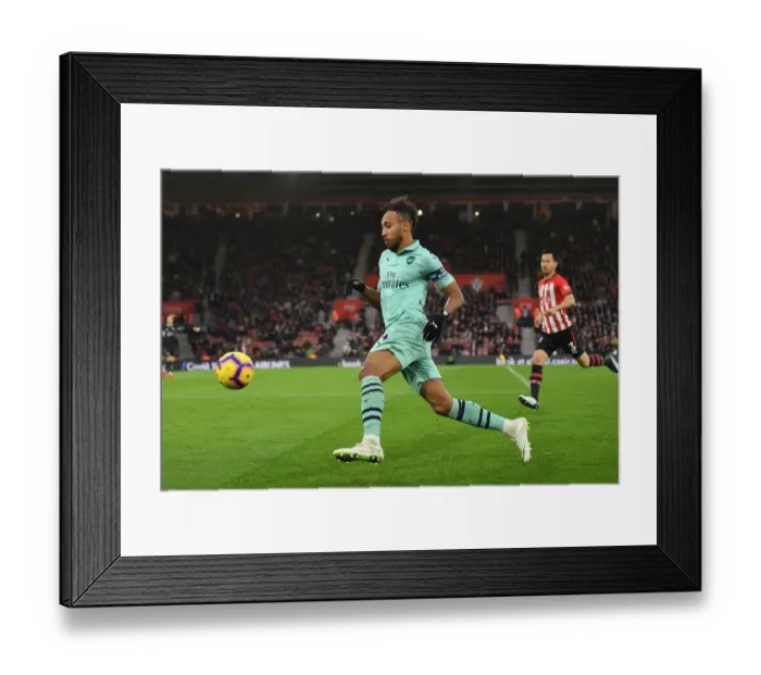 Framed Print : Southampton FC v Arsenal FC - Premier League Framed Print : Southampton FC v Arsenal FC - Premier League