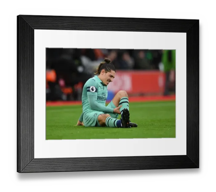 Framed Print : Hector Bellerin Injured: Southampton vs Arsenal, Premier League 2018-19