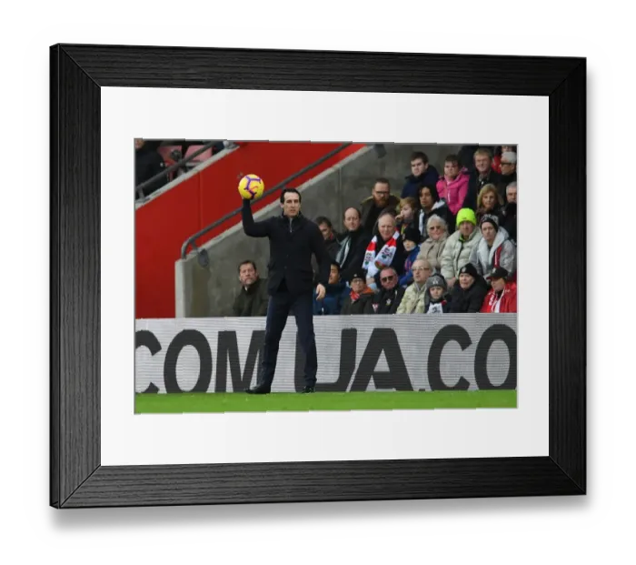 Framed Print : Unai Emery Leads Arsenal Against Southampton in Premier League Clash (2018-19)