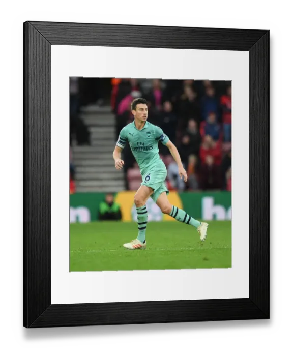 Framed Print : Laurent Koscielny Focused: Southampton vs Arsenal, Premier League 2018-19 Framed Print : Laurent Koscielny Focused: Southampton vs Arsenal, Premier League 2018-19