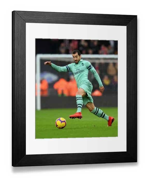Framed Print : Henrikh Mkhitaryan in Action: Southampton vs Arsenal, Premier League 2018-19