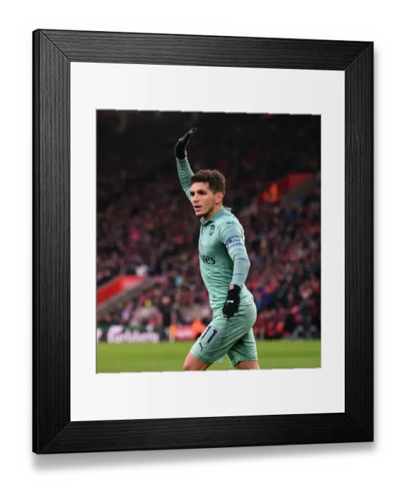 Framed Print : Lucas Torreira in Action: Southampton vs Arsenal, Premier League 2018-19 Framed Print : Lucas Torreira in Action: Southampton vs Arsenal, Premier League 2018-19
