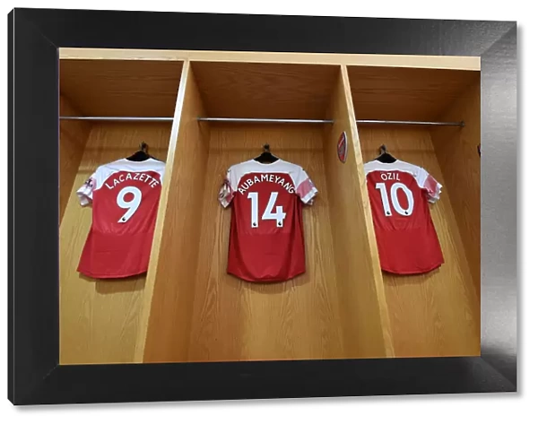 Arsenal's Lacazette, Ozil, and Aubameyang Donning Their Shirts Before Arsenal v Burnley (2018-19)