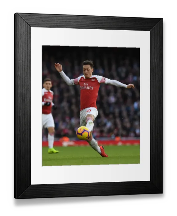 Framed Print : Mesut Ozil in Action: Arsenal vs Burnley, Premier League 2018-19 Framed Print : Mesut Ozil in Action: Arsenal vs Burnley, Premier League 2018-19