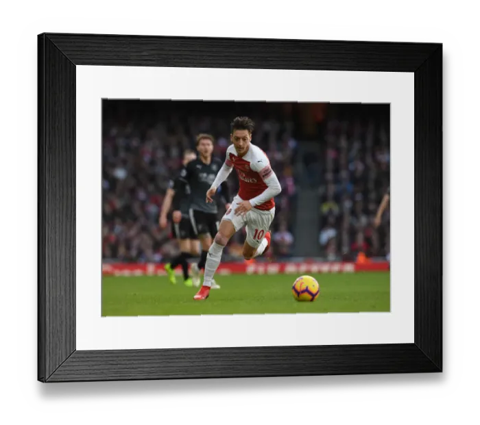 Framed Print : Mesut Ozil in Action: Arsenal vs Burnley, Premier League 2018-19 Framed Print : Mesut Ozil in Action: Arsenal vs Burnley, Premier League 2018-19
