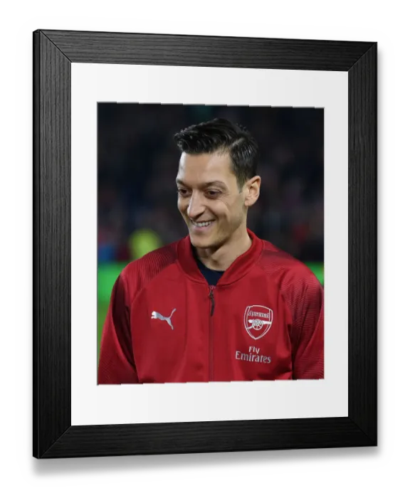 Framed Print : Mesut Ozil: Arsenal Star's Pre-Match Focus at Brighton & Hove Albion (2018-19) Framed Print : Mesut Ozil: Arsenal Star's Pre-Match Focus at Brighton & Hove Albion (2018-19)