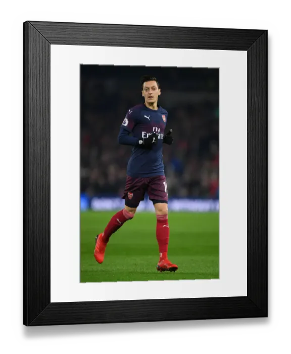 Framed Print : Mesut Ozil in Action: Arsenal vs. Brighton & Hove Albion, Premier League 2018-19