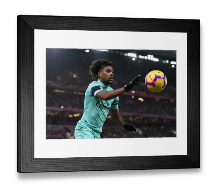 Framed Print : Alex Iwobi in Action: Liverpool vs Arsenal, Premier League 2018-19