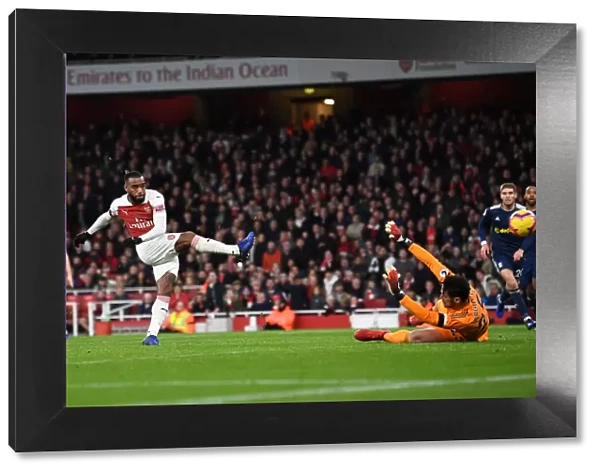 Alexandre Lacazette Scores Arsenal's Second Goal vs. Fulham in Premier League