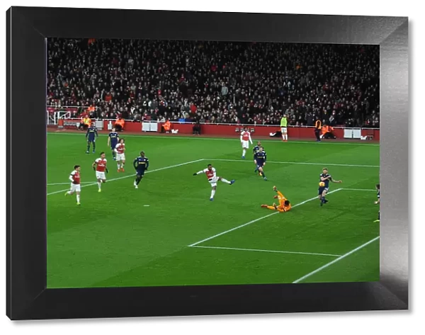 Alexandre Lacazette Scores Arsenal's Second Goal vs. Fulham (2018-19)