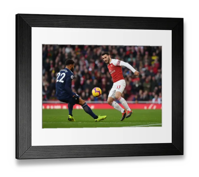 Framed Print : Sead Kolasinac Outmaneuvers Cyrus Christie: Arsenal vs Fulham, Premier League 2018-19 Framed Print : Sead Kolasinac Outmaneuvers Cyrus Christie: Arsenal vs Fulham, Premier League 2018-19