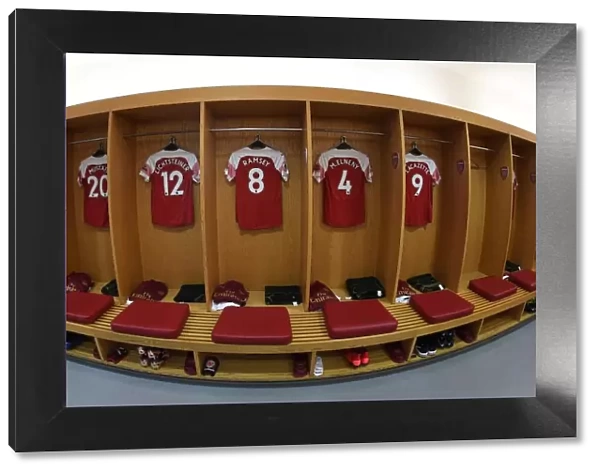 Arsenal Team Huddle: United Before Battle against Fulham (2018-19)