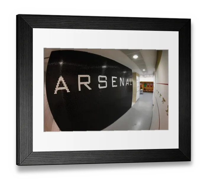Framed Print : Arsenal FC: Pre-Match Huddle in Emirates Stadium Dressing Room vs Fulham FC (2018-19) Framed Print : Arsenal FC: Pre-Match Huddle in Emirates Stadium Dressing Room vs Fulham FC (2018-19)