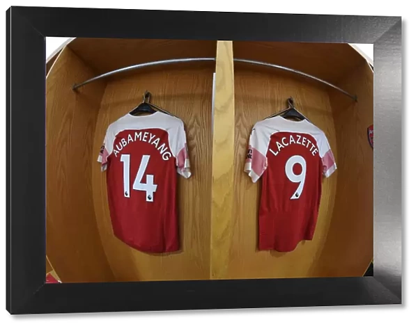 Arsenal Changing Room: Aubameyang and Lacazette Gear Up for Arsenal v Fulham (2018-19)