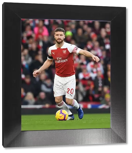 Arsenal's Mustafi in Action Against Fulham in Premier League Clash (2018-19)