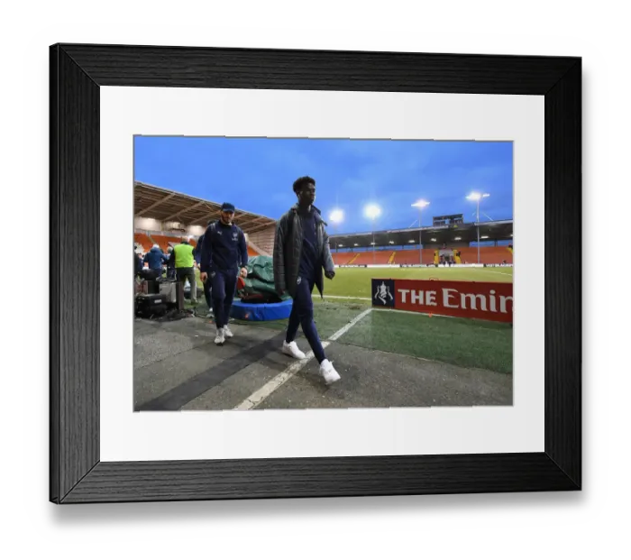 Framed Print : Arsenal's Bukayo Saka Prepares for FA Cup Clash Against Blackpool
