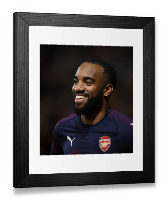 Framed Print : Arsenal's Alexandre Lacazette in FA Cup Action against Blackpool Framed Print : Arsenal's Alexandre Lacazette in FA Cup Action against Blackpool