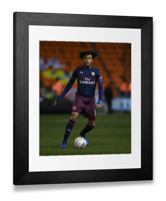 Framed Print : Arsenal's Alex Iwobi in FA Cup Action against Blackpool (2019)