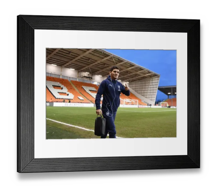 Framed Print : Lucas Torreira: Arsenal's Battle-Ready Midfielder Aims for FA Cup Victory Against Blackpool
