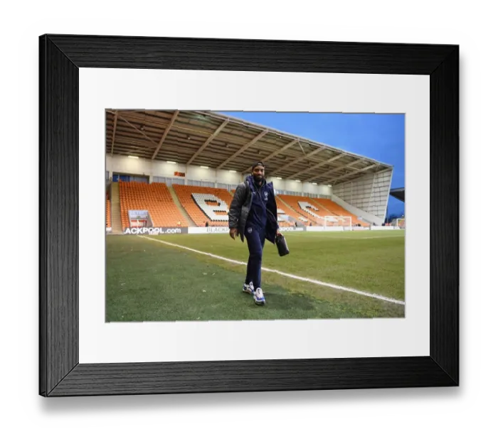Framed Print : Alex Lacazette Prepares for FA Cup Battle against Blackpool