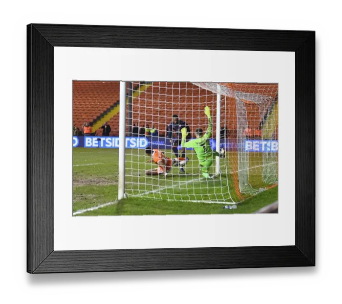 Framed Print : Arsenal's Joe Willock Scores Second Goal vs. Blackpool in FA Cup Third Round Framed Print : Arsenal's Joe Willock Scores Second Goal vs. Blackpool in FA Cup Third Round