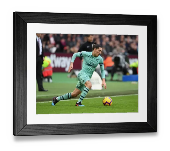 Framed Print : Hector Bellerin in Action: West Ham United vs Arsenal FC, Premier League 2018-19