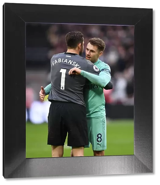 Ramsey Embraces Former Teamskeeper Fabianski: West Ham vs Arsenal, Premier League 2018-19