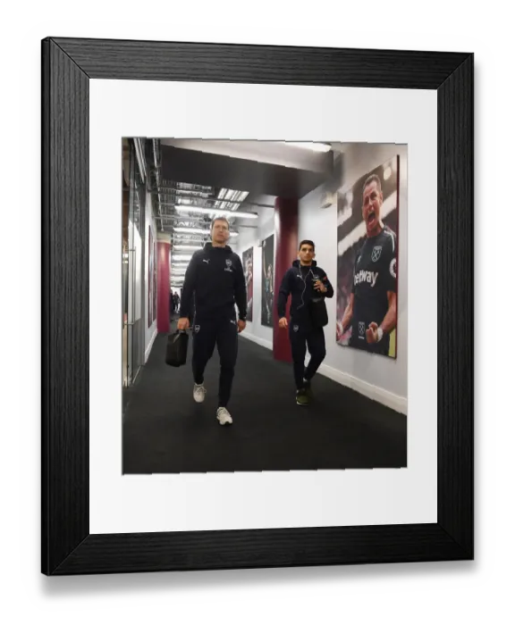 Framed Print : Arsenal Players Head to the Changing Room Before West Ham Clash, London 2019 Framed Print : Arsenal Players Head to the Changing Room Before West Ham Clash, London 2019