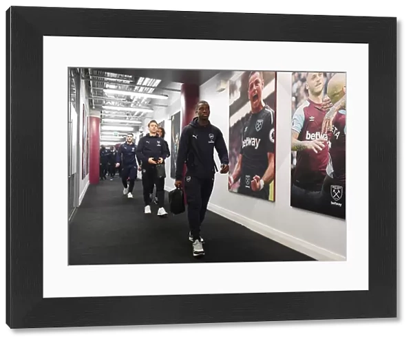 Arsenal's Eddie Nketiah Heads to the Changing Room Before West Ham Clash