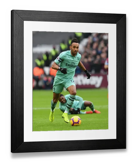 Framed Print : Pierre-Emerick Aubameyang in Action: West Ham United vs Arsenal FC, Premier League 2018-19