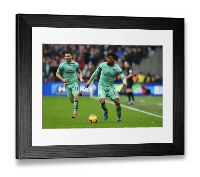 Framed Print : Alex Iwobi in Action: West Ham United vs Arsenal FC, Premier League 2018-19