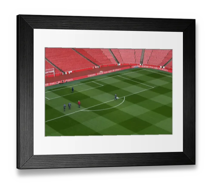 Framed Print : Preparing for the Big Battle: Arsenal vs Manchester United - FA Cup Fourth Round Framed Print : Preparing for the Big Battle: Arsenal vs Manchester United - FA Cup Fourth Round