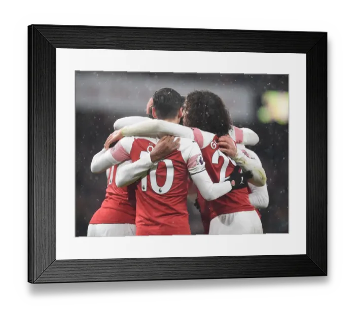 Framed Print : Arsenal vs. Cardiff: Premier League Showdown at Emirates Stadium