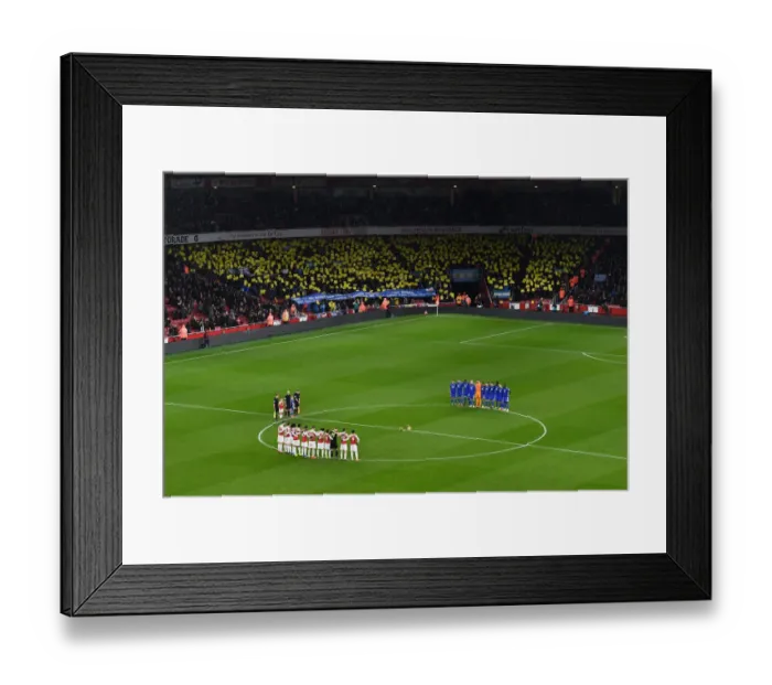 Framed Print : Arsenal and Cardiff Pay Tribute: A Moment of Silence for Emiliano Sala (Arsenal v Cardiff City 2018-19)