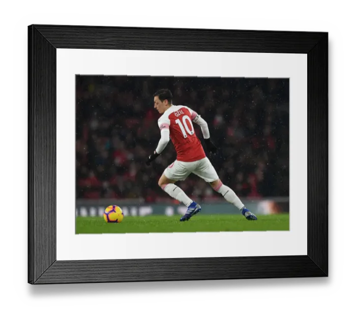 Framed Print : Arsenal's Ozil Shines: Crushing Cardiff City 3-0 (January 2019) Framed Print : Arsenal's Ozil Shines: Crushing Cardiff City 3-0 (January 2019)