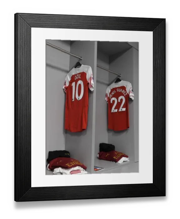 Framed Print : Arsenal's Ozil and Suarez Jerseys in Manchester City Showdown (Premier League 2018-19) Framed Print : Arsenal's Ozil and Suarez Jerseys in Manchester City Showdown (Premier League 2018-19)