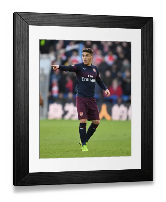 Framed Print : Lucas Torreira in Action: Arsenal vs Huddersfield, Premier League Framed Print : Lucas Torreira in Action: Arsenal vs Huddersfield, Premier League