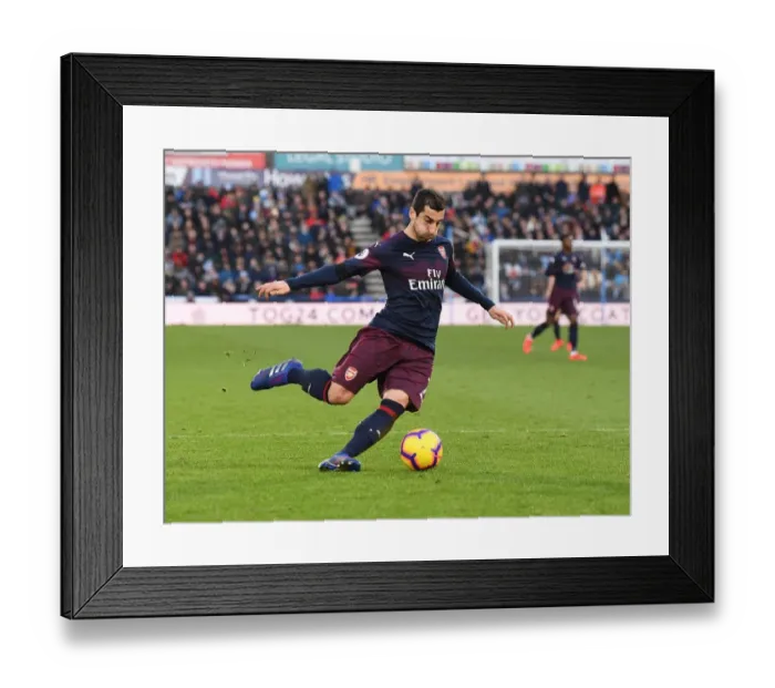 Framed Print : Mkhitaryan in Action: Arsenal vs. Huddersfield, Premier League