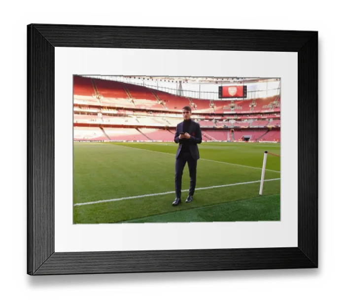 Framed Print : Arsenal vs BATE Borisov: Europa League Clash at The Emirates