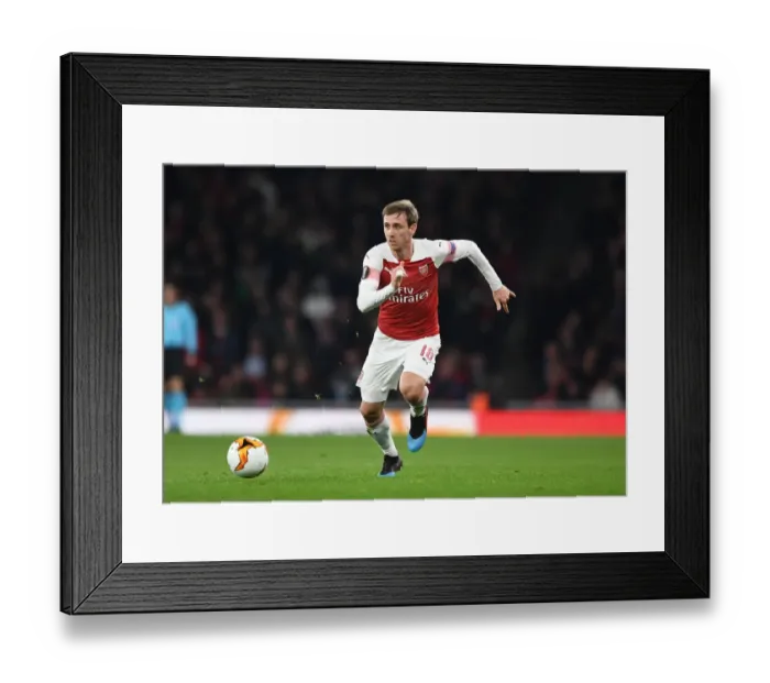 Framed Print : Nacho Monreal in Europa League Action: Arsenal vs BATE Borisov (2018-19) Framed Print : Nacho Monreal in Europa League Action: Arsenal vs BATE Borisov (2018-19)