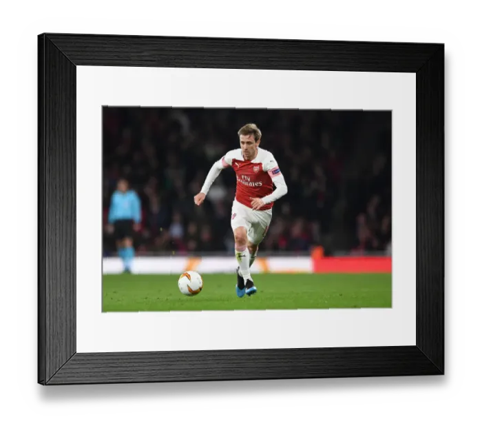 Framed Print : Arsenal's Nacho Monreal in Europa League Action against BATE Borisov Framed Print : Arsenal's Nacho Monreal in Europa League Action against BATE Borisov