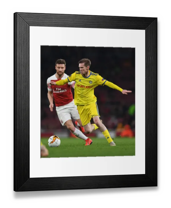 Framed Print : Arsenal vs BATE Borisov: Mustafi Shuts Down Hleb in Europa League Clash Framed Print : Arsenal vs BATE Borisov: Mustafi Shuts Down Hleb in Europa League Clash