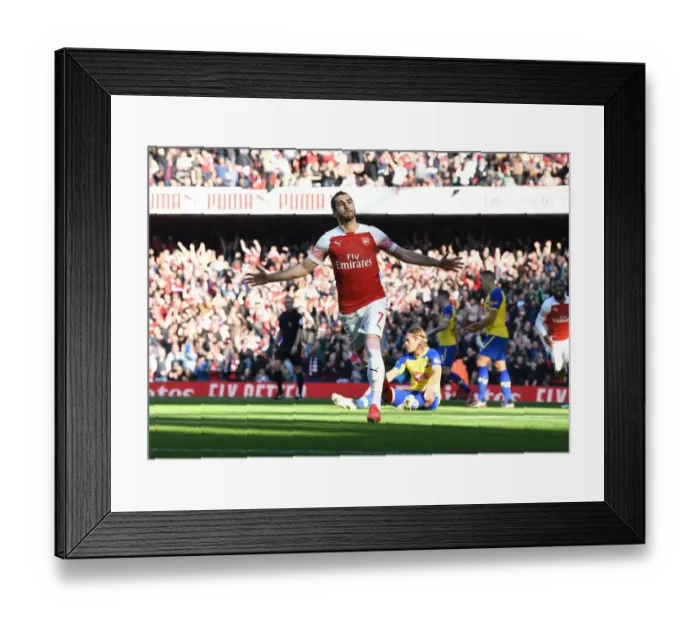 Framed Print : Mkhitaryan Scores His Second Goal: Arsenal vs. Southampton, 2018-19 Premier League