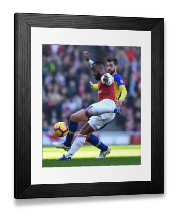 Framed Print : Alexandre Lacazette in Action: Arsenal vs Southampton, Premier League 2018-19