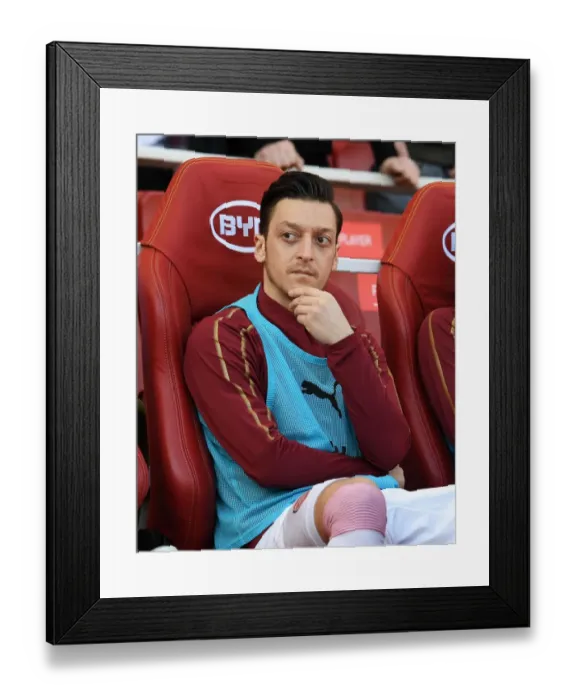 Framed Print : Mesut Ozil: Focused Before Arsenal vs. Southampton (Premier League, 2019) Framed Print : Mesut Ozil: Focused Before Arsenal vs. Southampton (Premier League, 2019)