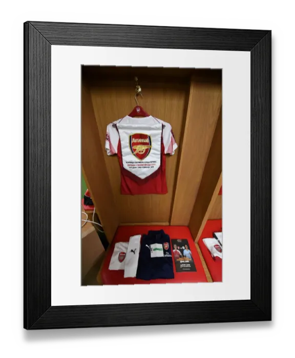 Framed Print : Arsenal: Preparing for Battle in the FA Womens Continental Cup Final vs Manchester City Framed Print : Arsenal: Preparing for Battle in the FA Womens Continental Cup Final vs Manchester City