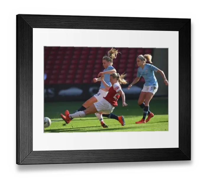 Framed Print : Beth Mead (Arsenal) Gemma Bonner (Man City)